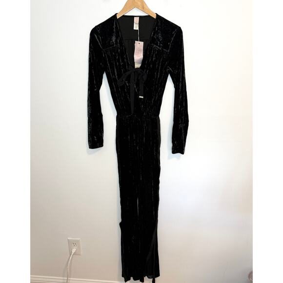 Free People We Are HAH Jump On It Velvet Jumpsuit In Black Size XS New - Picture 3 of 14